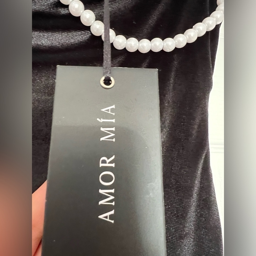 NWT AMOR MIA Claudia Velvet Dress in Black - Picture 7 of 10
